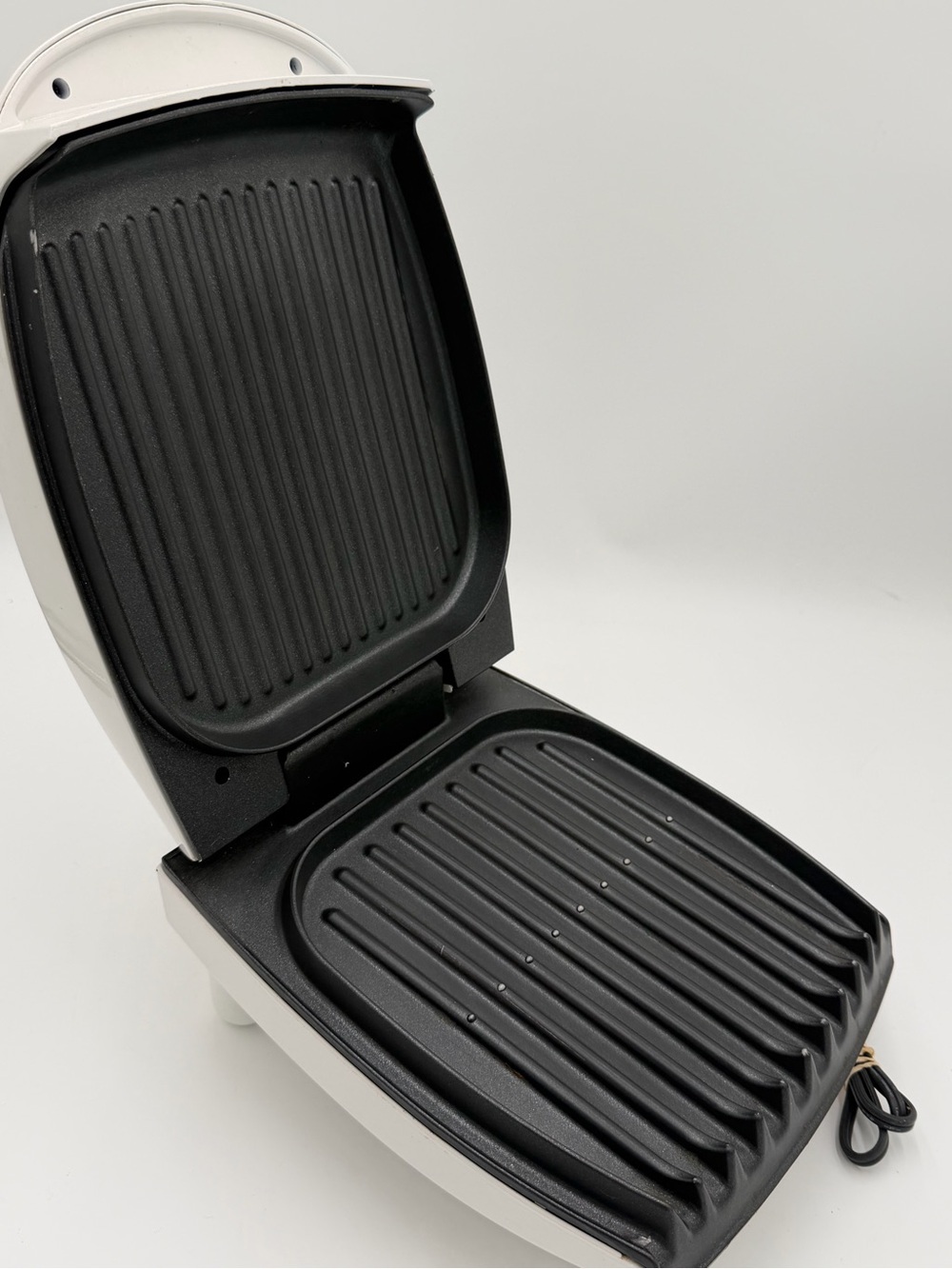 George Foreman Lean Mean Fat Reducing Grilling Machine GR20 White WORKS - Picture 4 of 8